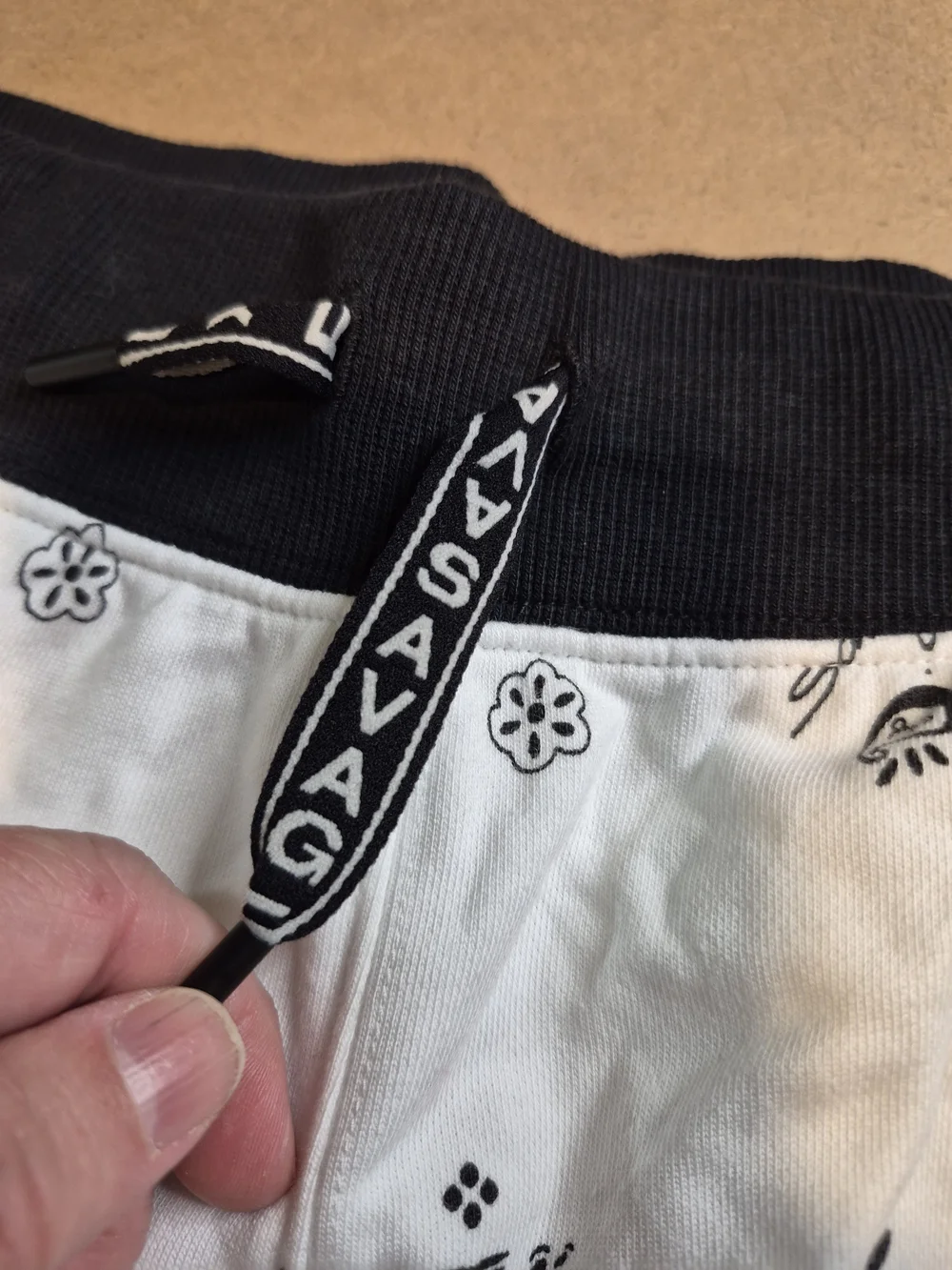 Savage X Fenty White Bandana-Print Athletic Shorts with Black Waistband 4547